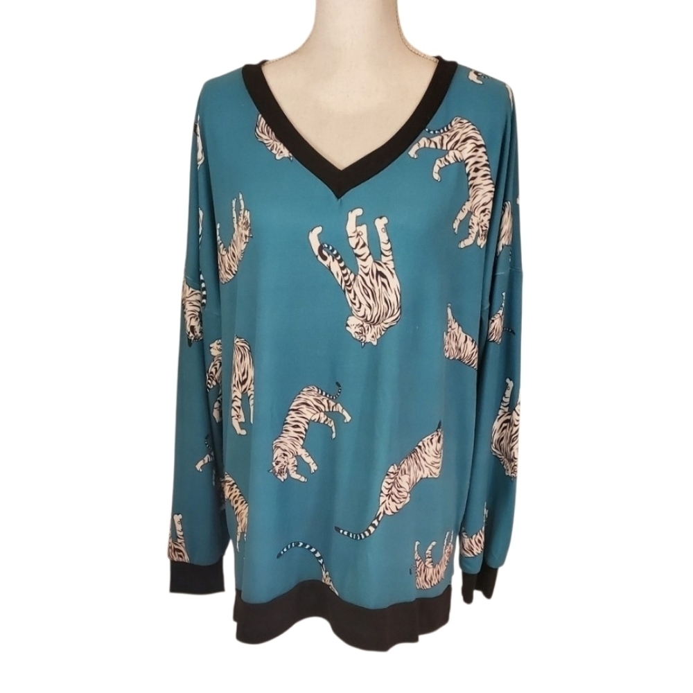 Sew In Love Teal And White Tiger Print Top Black Trim V-Neck Long Sleeve Size L